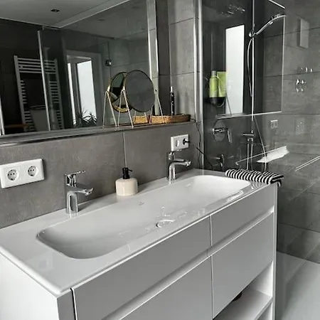 Wunderschoene Penthouse-wohnung Apartment