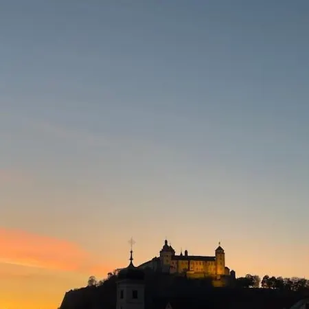 Wunderschoene Penthouse-wohnung Würzburg
